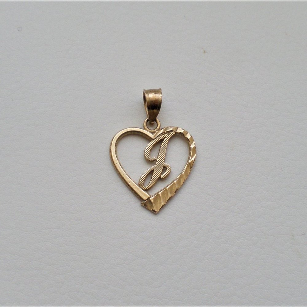Vintage Designer 10K Yellow Gold "J" Initial J Letter Heart Locket Pendant Charm